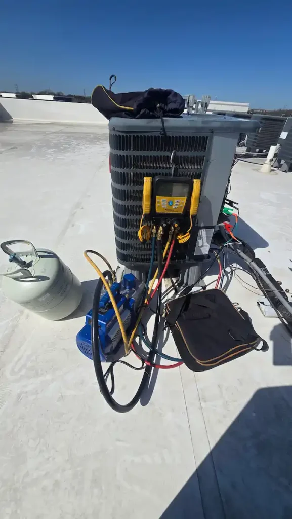 E-MAX HVAC expert providing professional air conditioning services in San Antonio, TX.