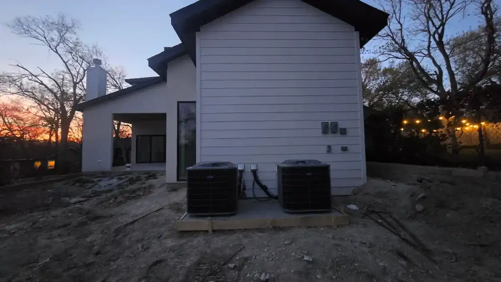 E-MAX HVAC team ready for emergency air conditioning repair and cooling services in Texas